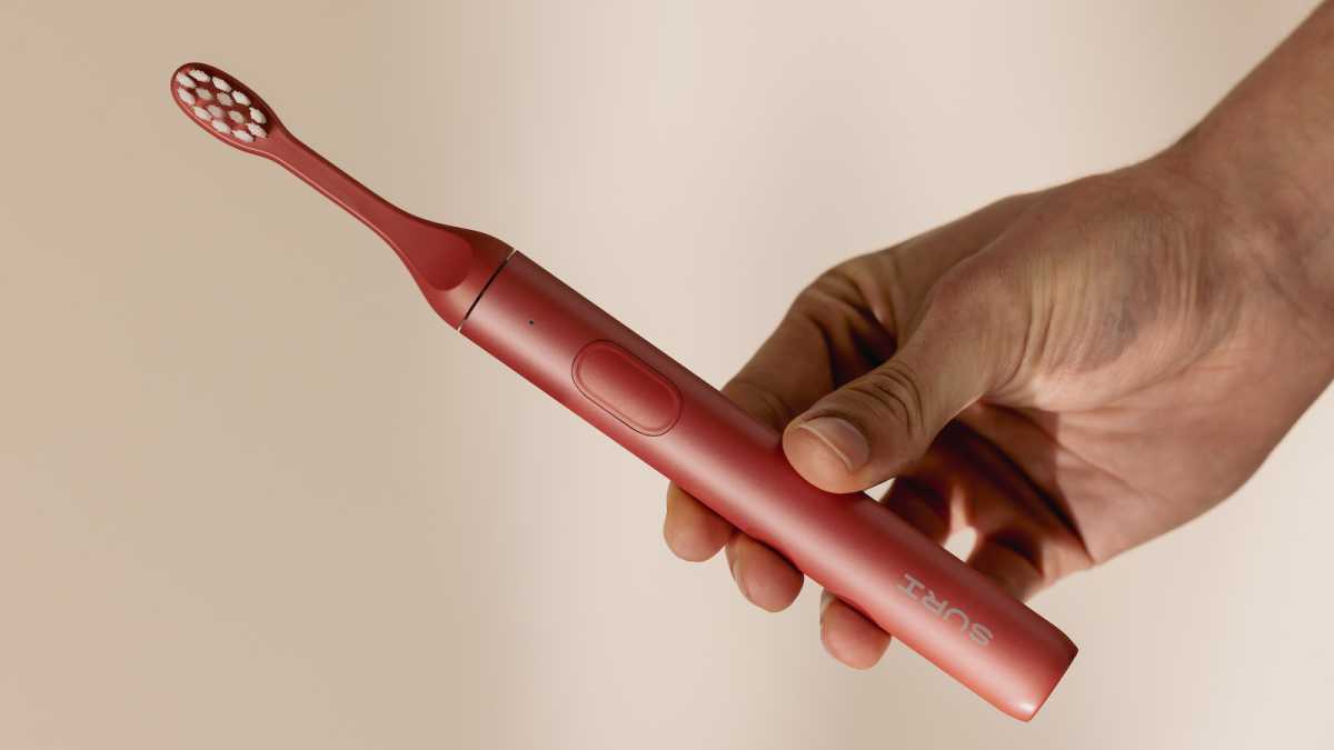 Suri 2.0 Canyon Sunrise, held in a hand