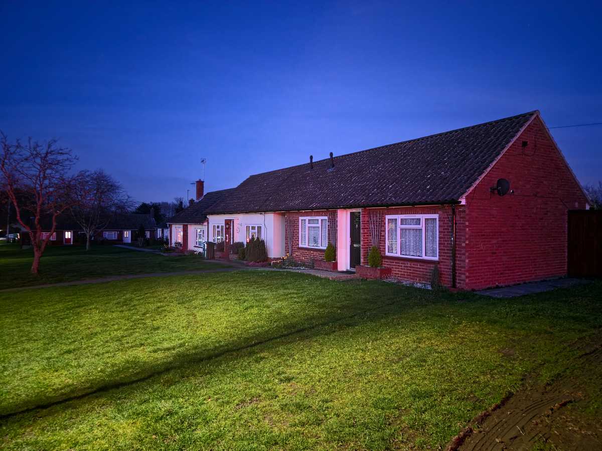 Samsung Galaxy S26 Low light house