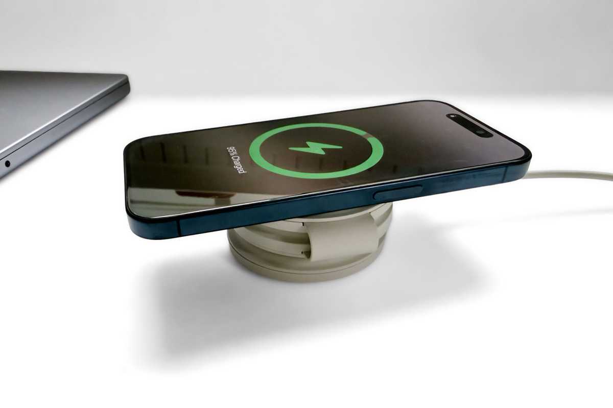 Satechi OntheGo 3 in 1 Charger flat