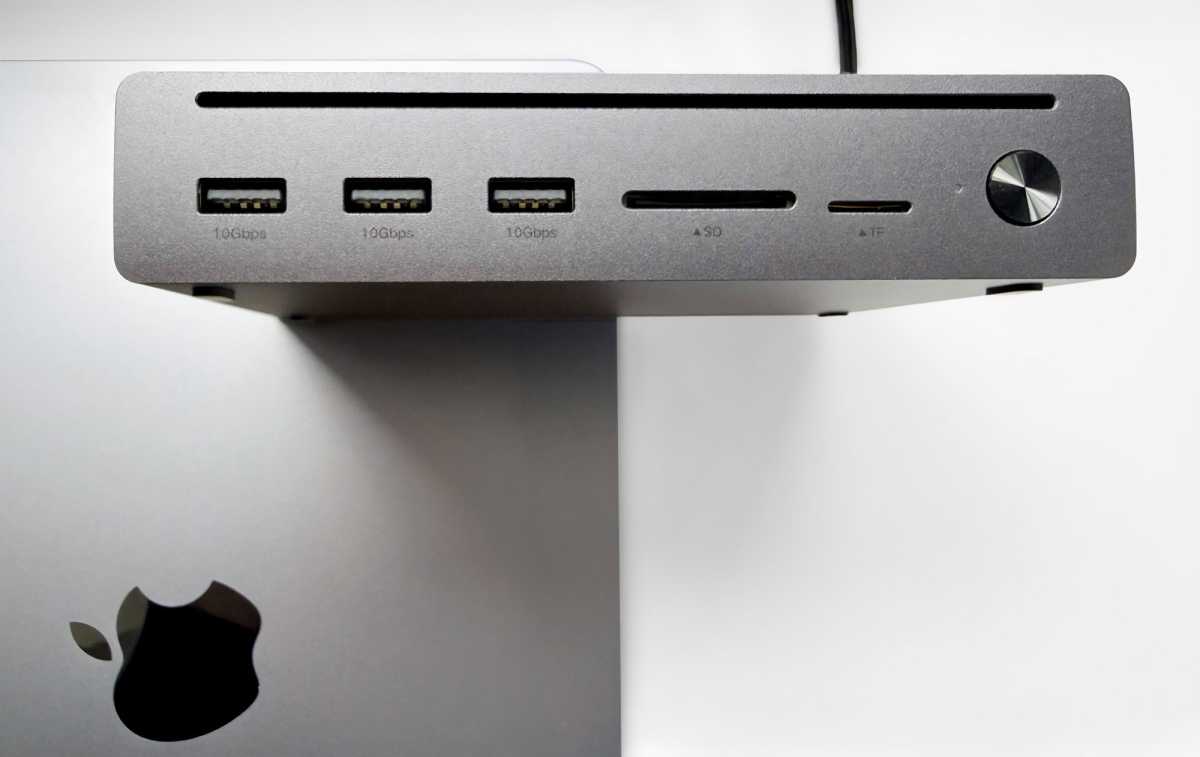 Ugreen Maxidok 10 in 1 Thunderbolt 5 Docking Station front ports