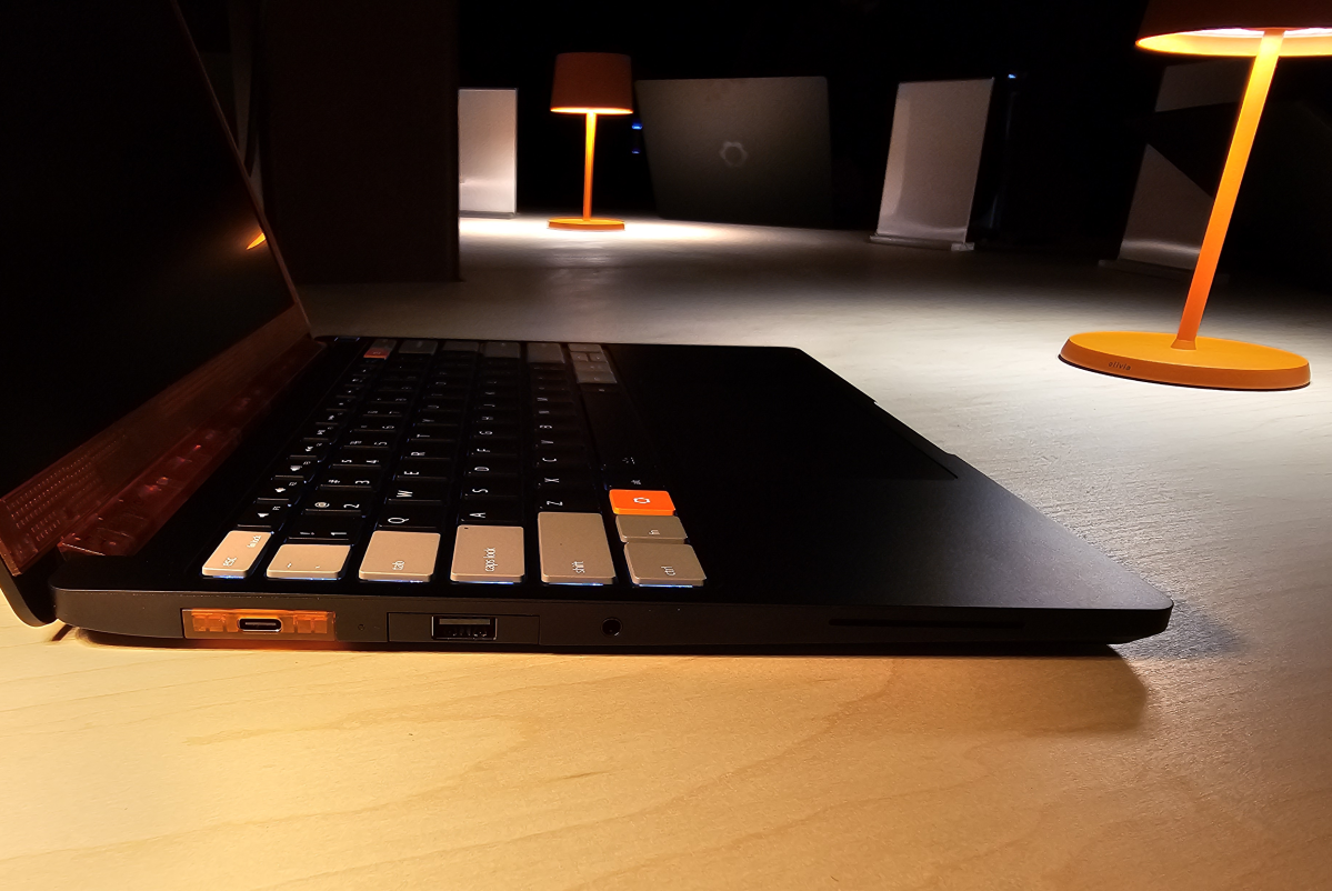 Framework Laptop 13 Pro side