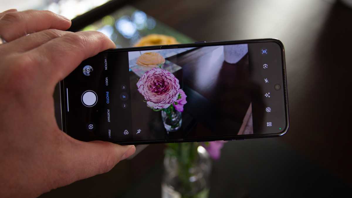 Motorola Razr 70 Ultra camera