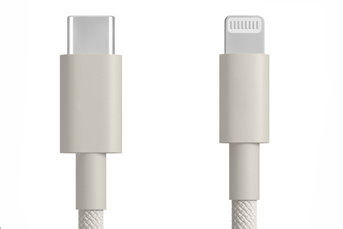 USB-C vs Lightning cable connector