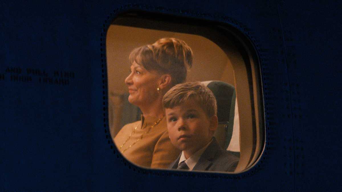 Propeller One-Way Night Coach