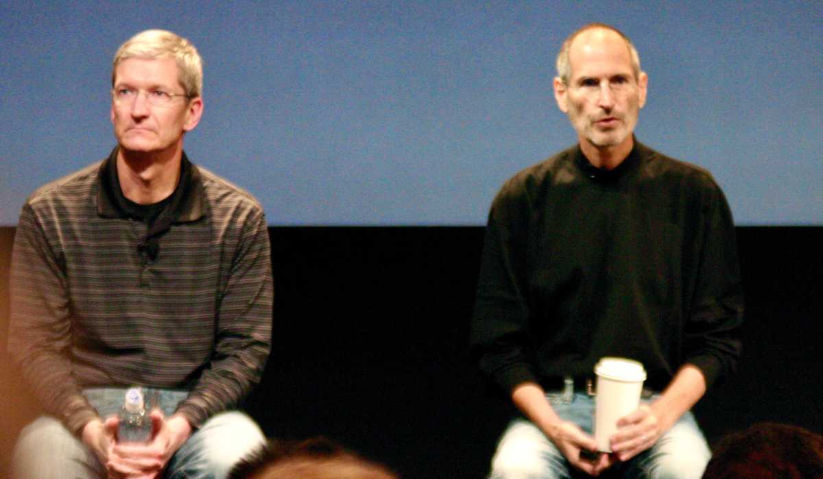Steve Jobs and Tim Cook at the "antennagate" news conference