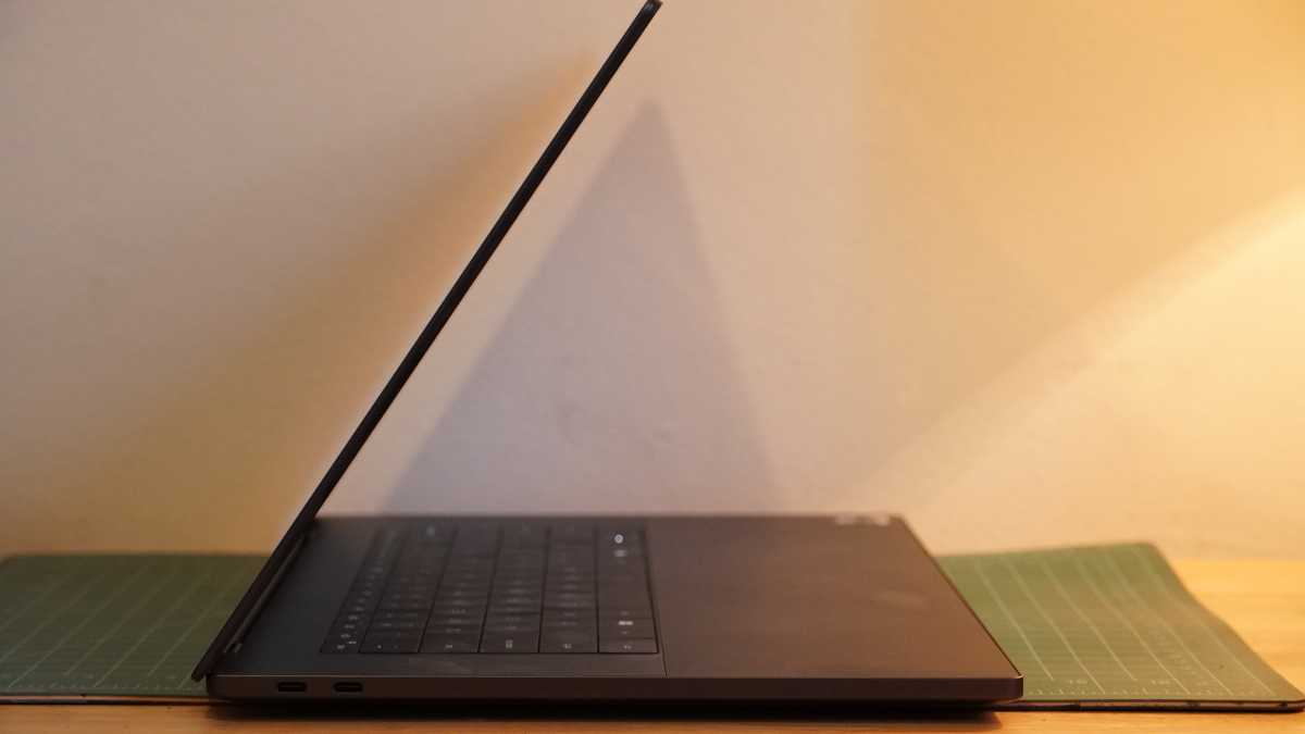 Dell XPS 16 build quality, thin lid
