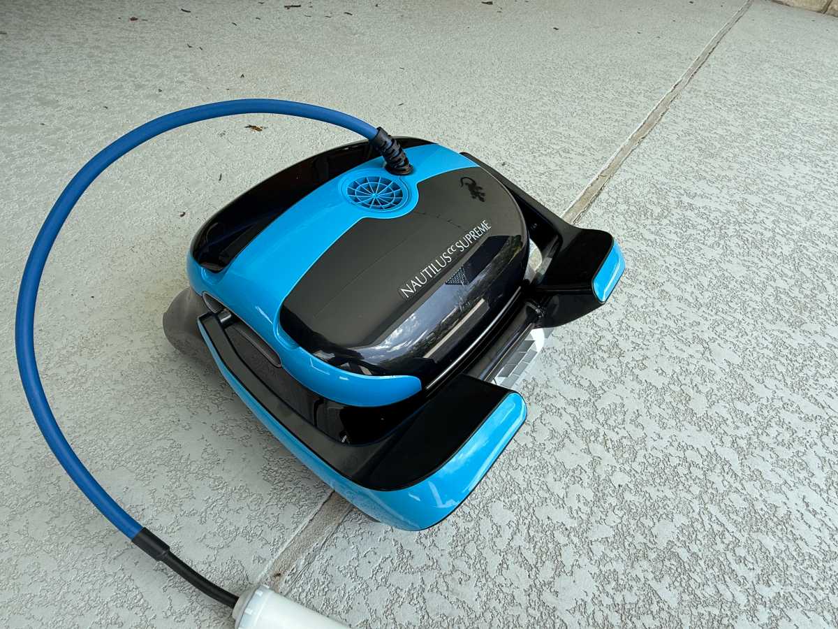 Maytronics Dolphin Nautilus CC Supreme hero