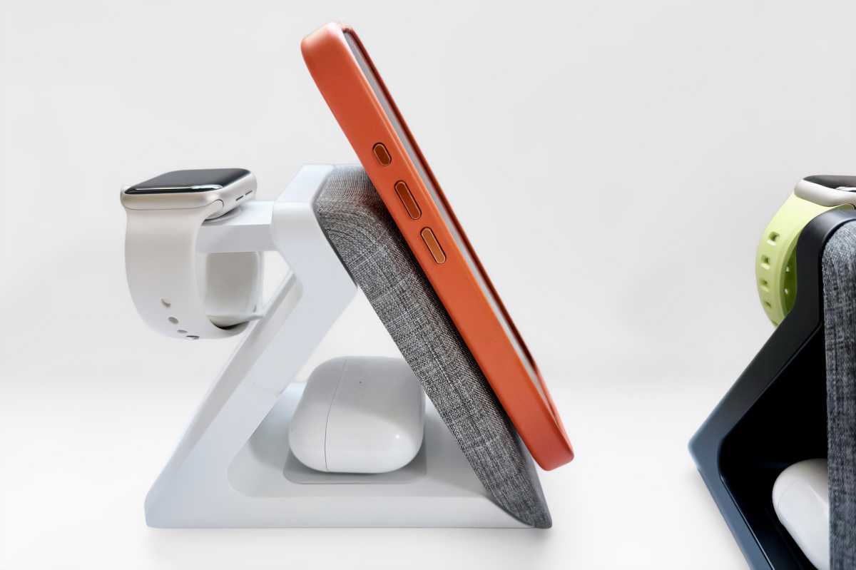 Journey SUMMIT 3 in 1 Wireless Charging Station 1
