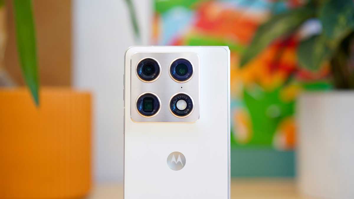 Motorola Razr Fold 4
