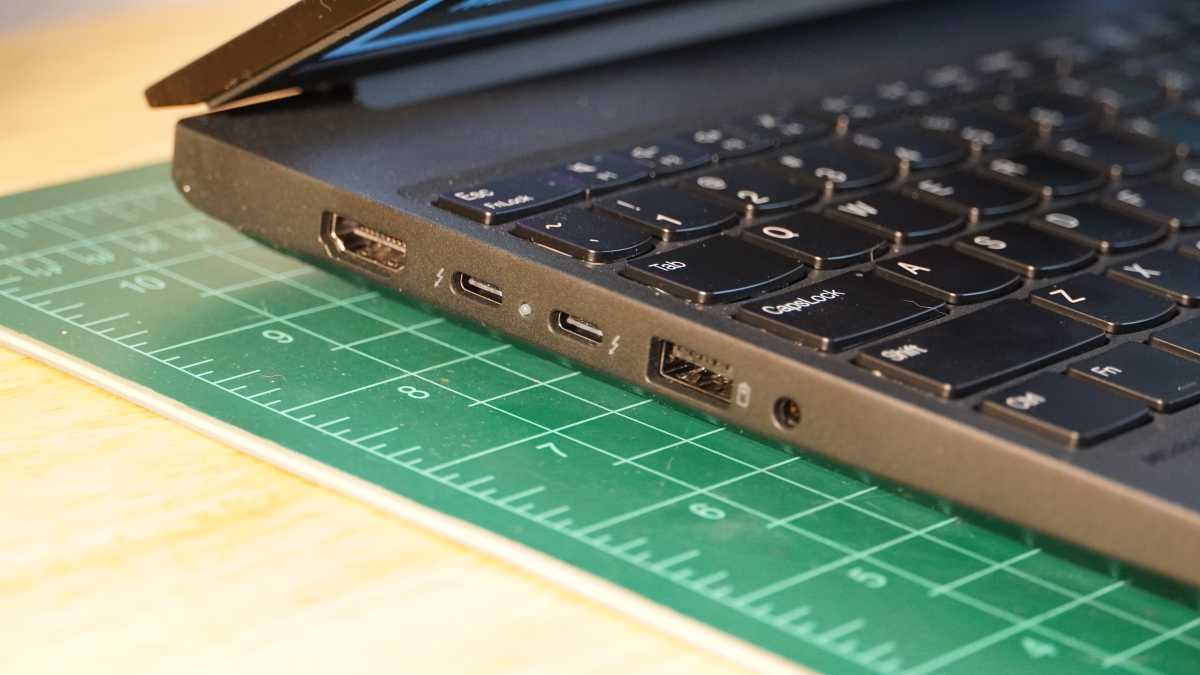 Lenovo ThinkPad P16s Gen 4 connectivity