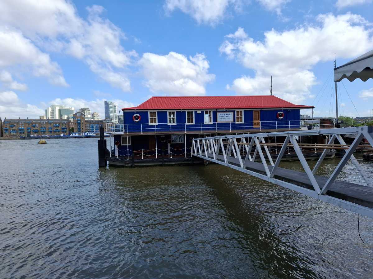 Samsung Galaxy A37 camera sample Main camera Floating House