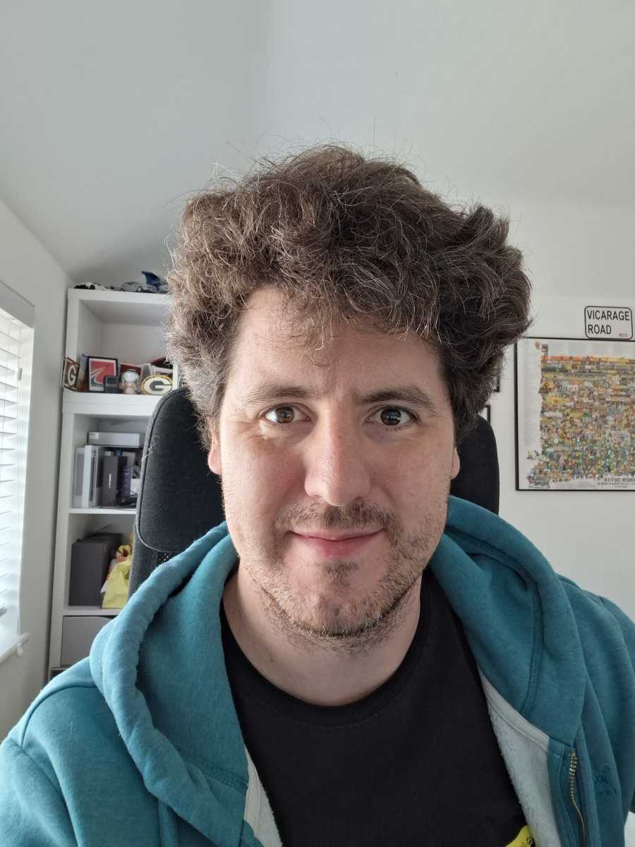 Samsung Galaxy A37 camera sample Selfie group