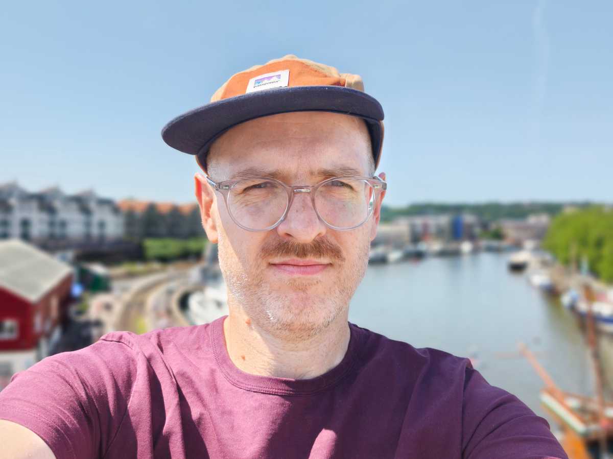 Selfie main camera portrait