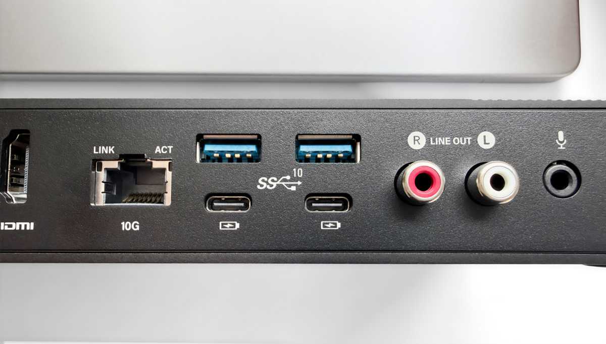Sonnet Echo 21 SuperDock back ports