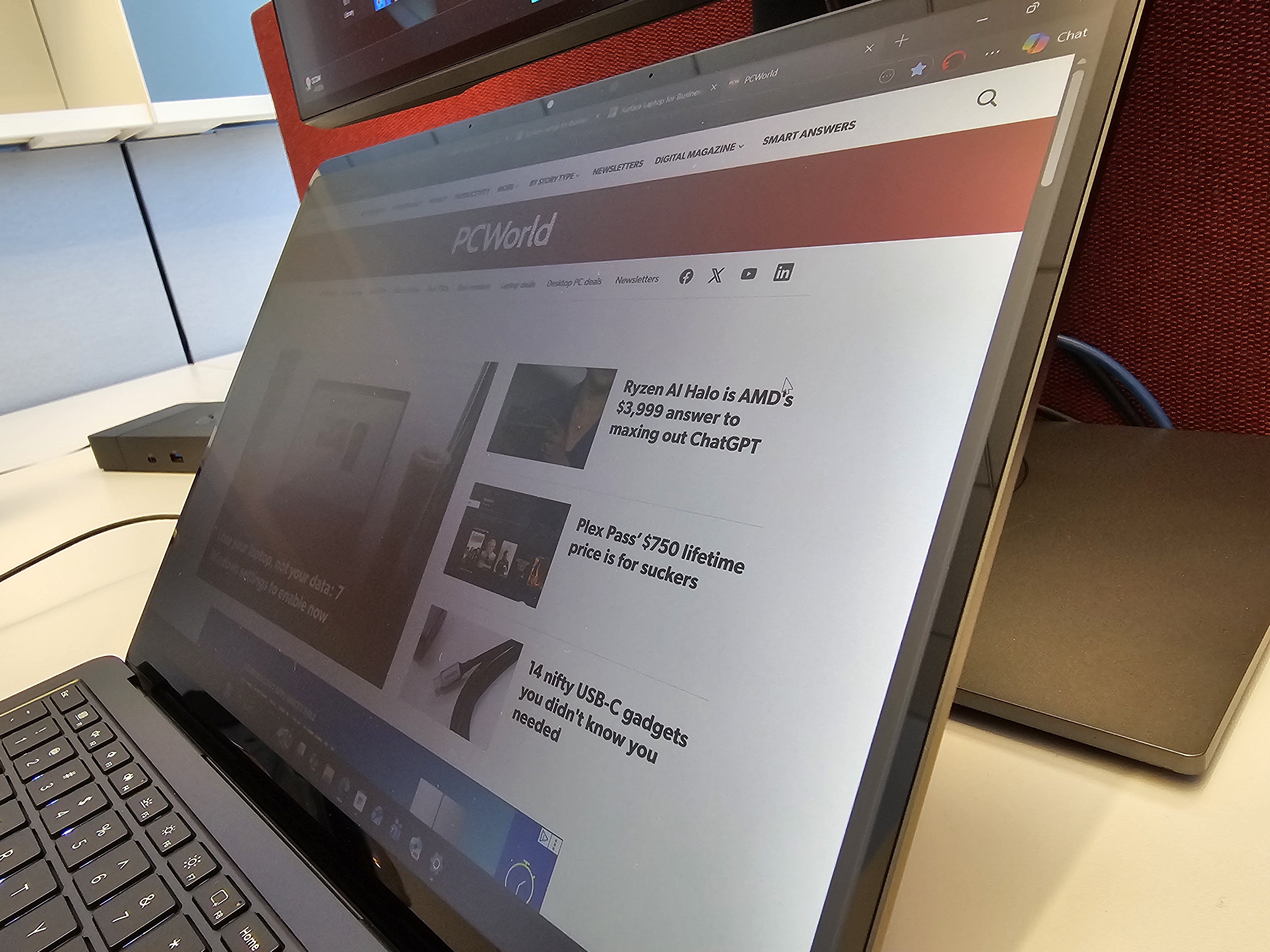 Surface Laptop 8 privacy shield off side