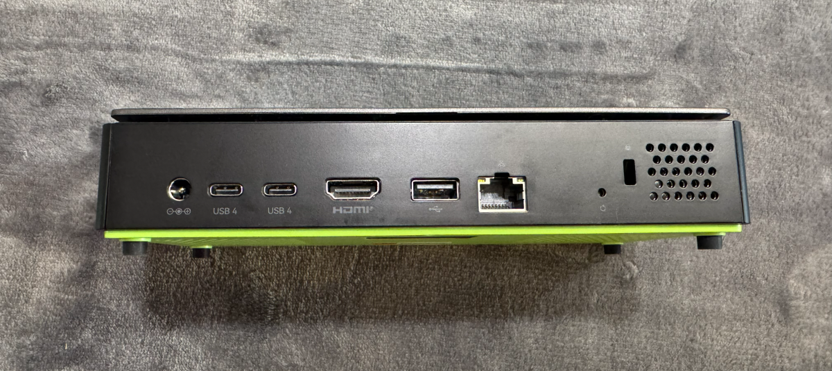 Test GMKtec NucBox K13 hinten