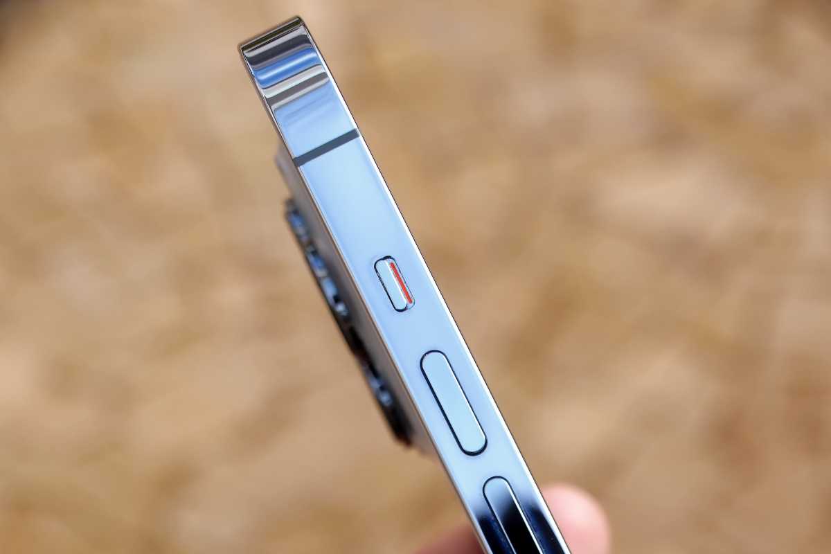 iPhone 13 no Action Button