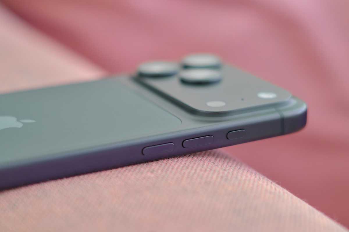 - Dans Tutorials iPhone 17 Pro Max physical buttons