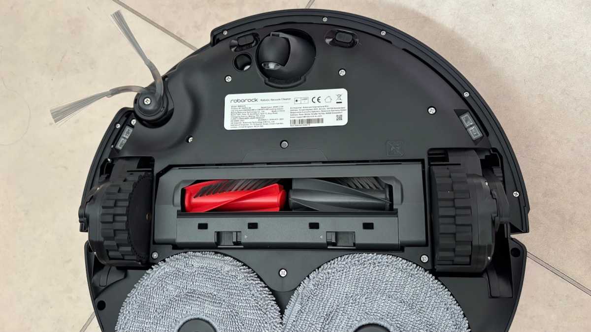 Roborock Saros 20 underside