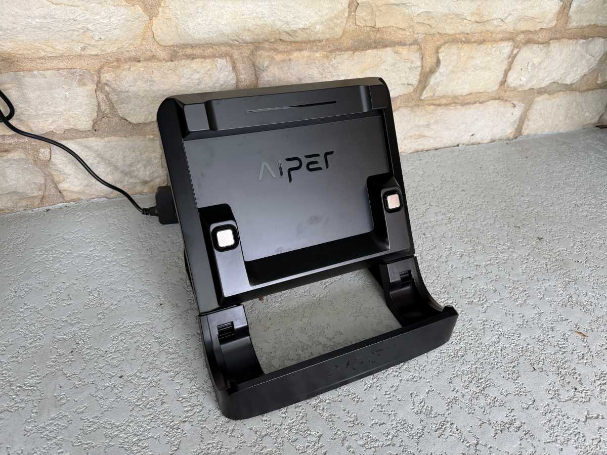 Aiper Scuba V3 Ultra dock