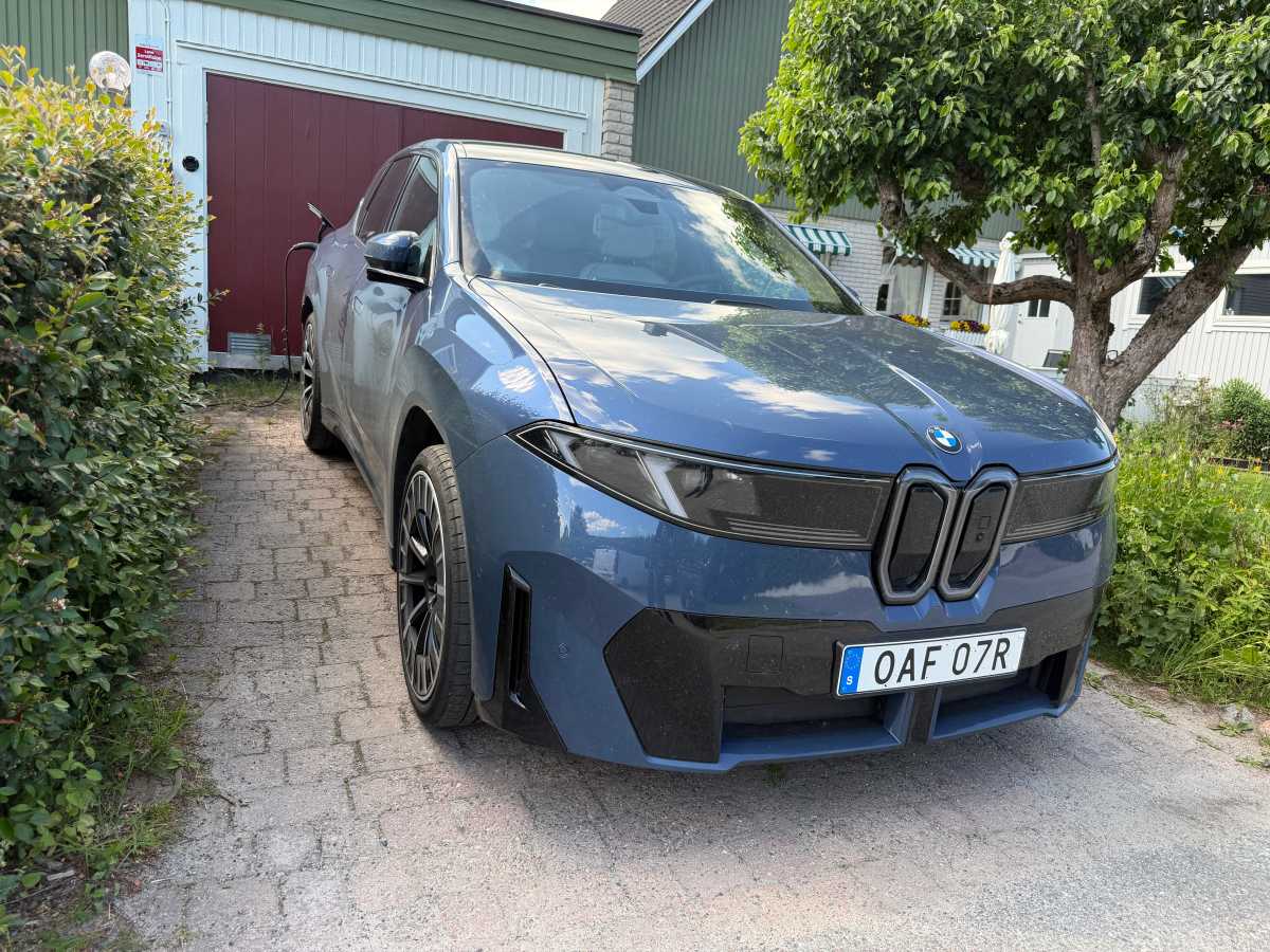 Sportlich und extreme Reichweite: BMW iX3 50 xDrive