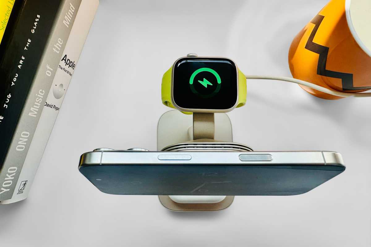 Mophie 4 in 1 Wireless Charge Stand Station Watch