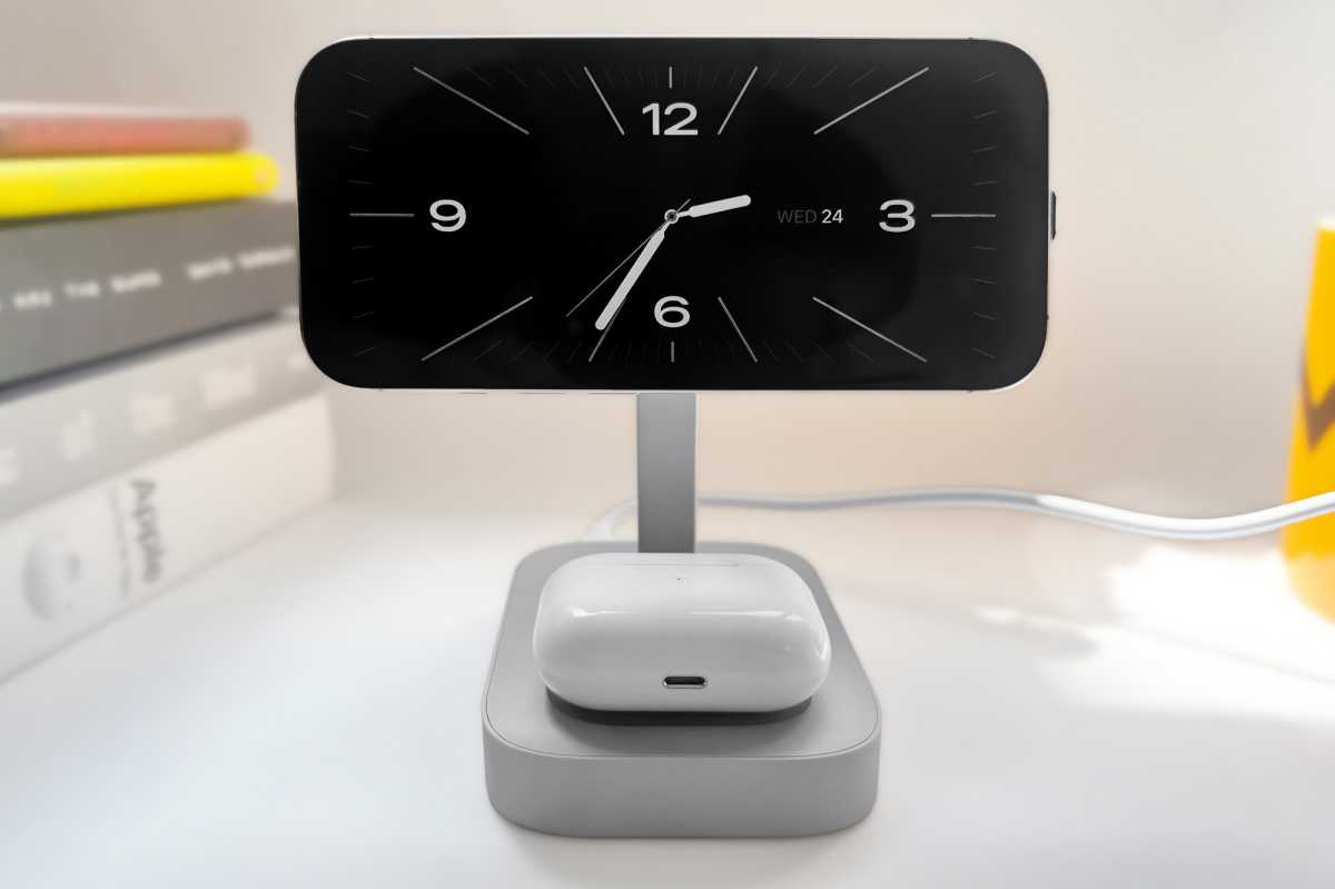 Mophie 4 in 1 Wireless Charge Stand Station front