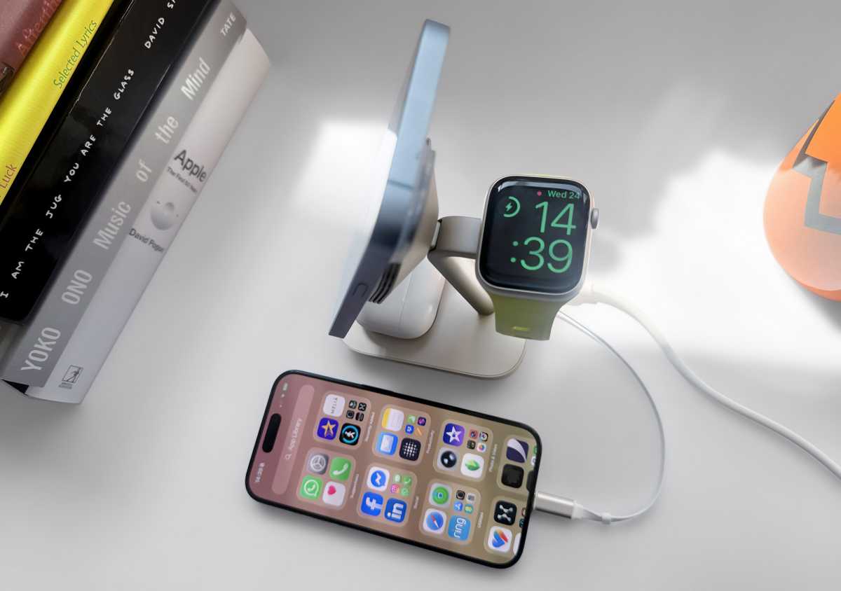 Mophie 4 in 1 Wireless Charge Stand second iPhone