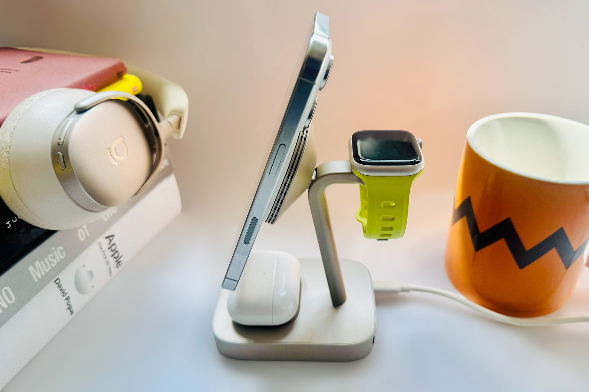 Mophie 4-in-1 Wireless Charge Stand
