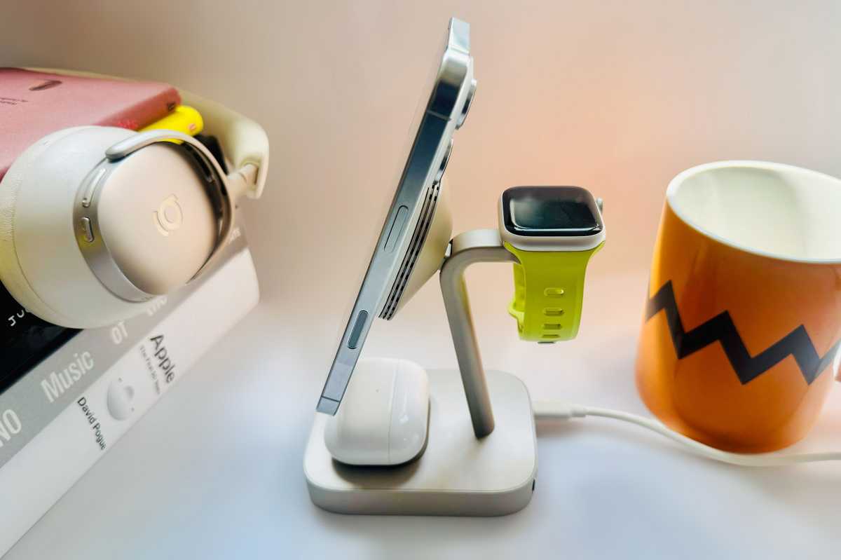 Mophie 4 in 1 Wireless Charge Stand side 2