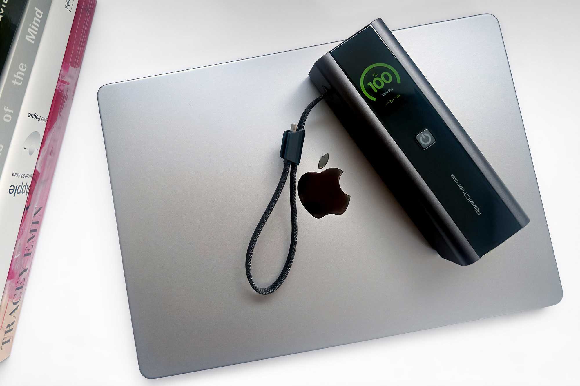 Reelcharge ReelPro 200W Power Bank (27K) – Most readable smart display