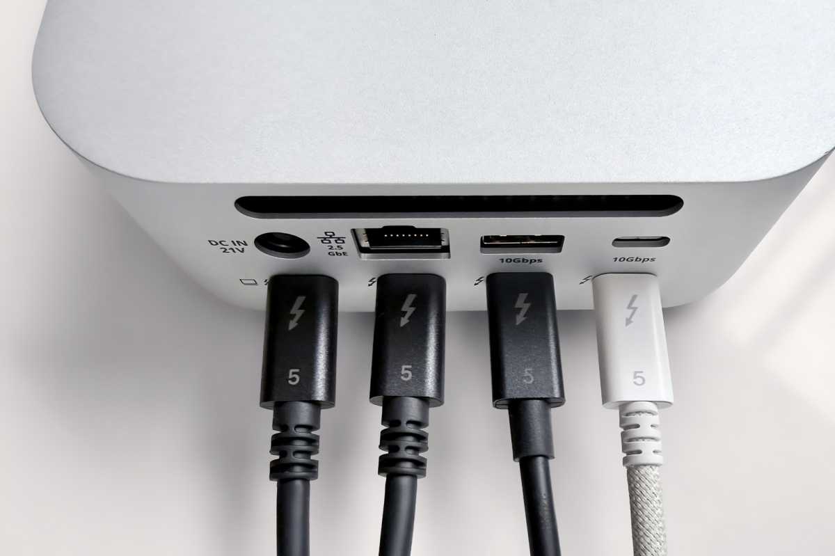 Satechi Thunderbolt 5 CubeDock SSD TB5 cables