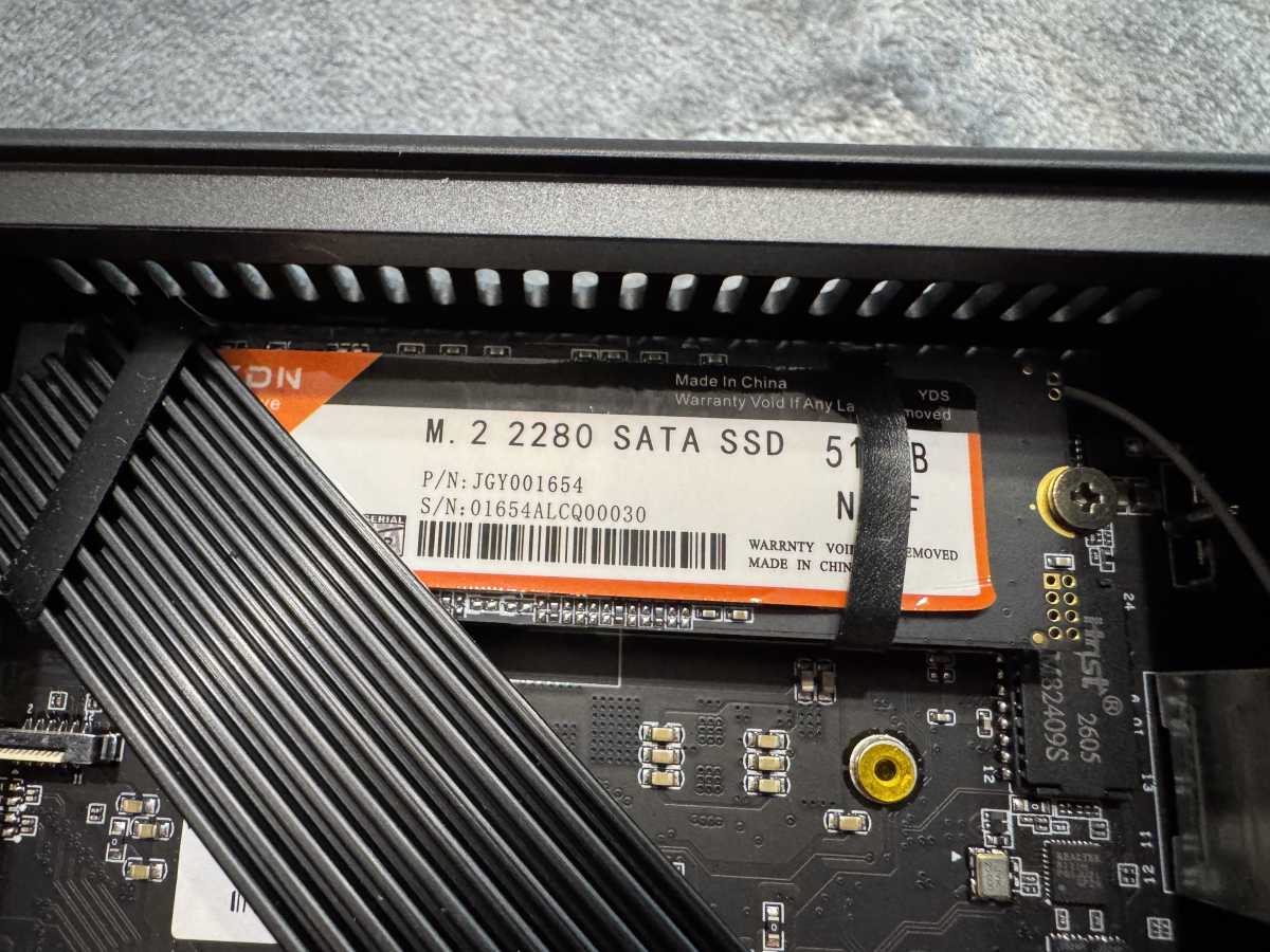 Test Peladn WO4 5600H ssd info