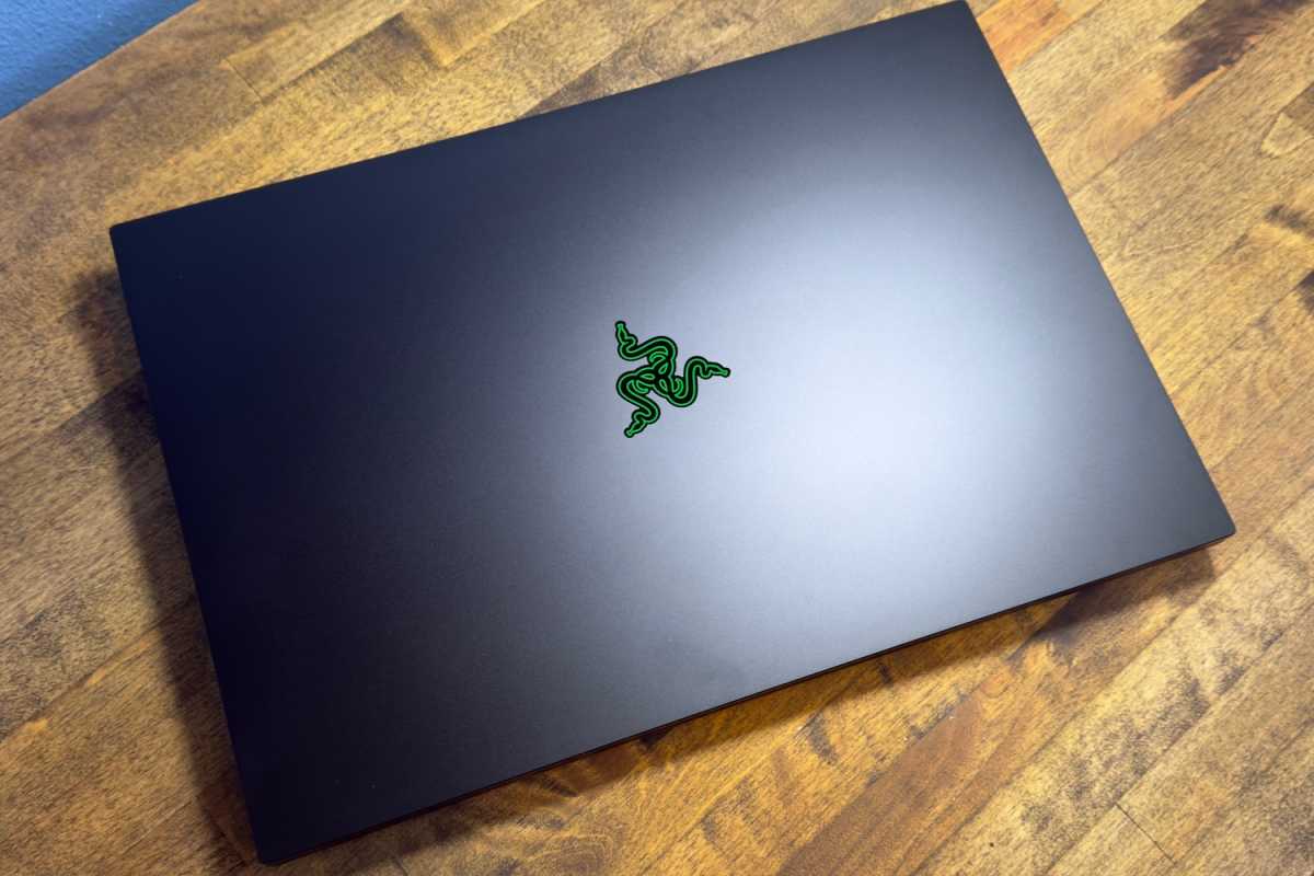 Razer Blade 18 design