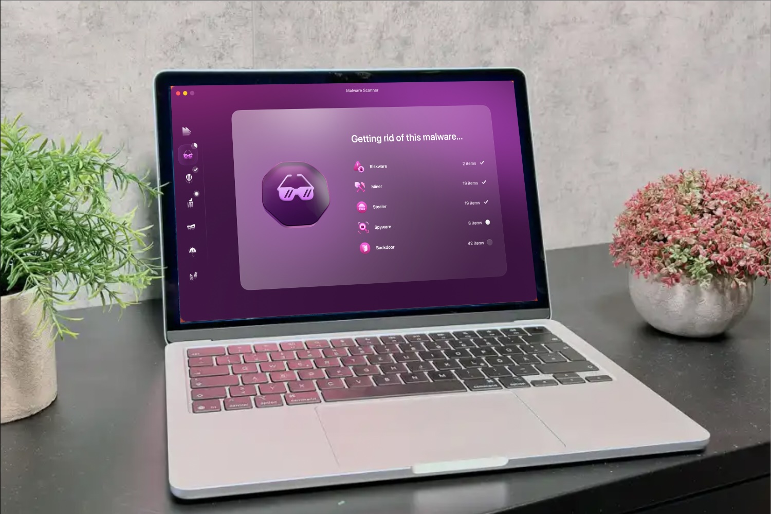 MacPaw Moonlock - Great antivirus protection for beginners 