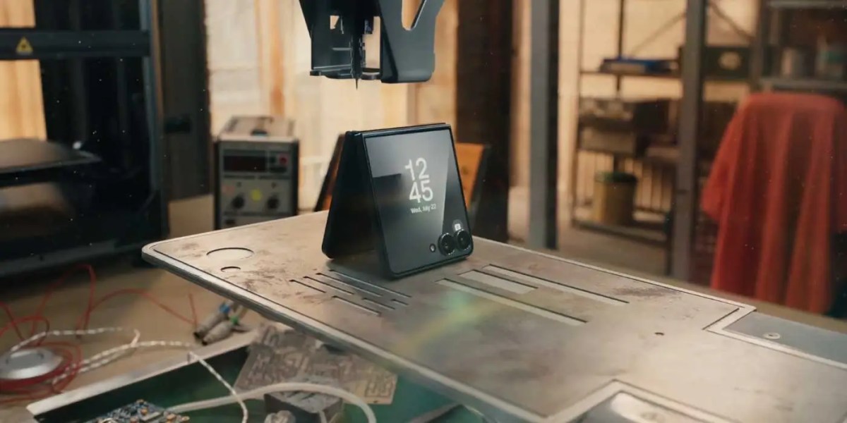 Samsung Galaxy Z Flip 8 Spiderman Trailer Teaser