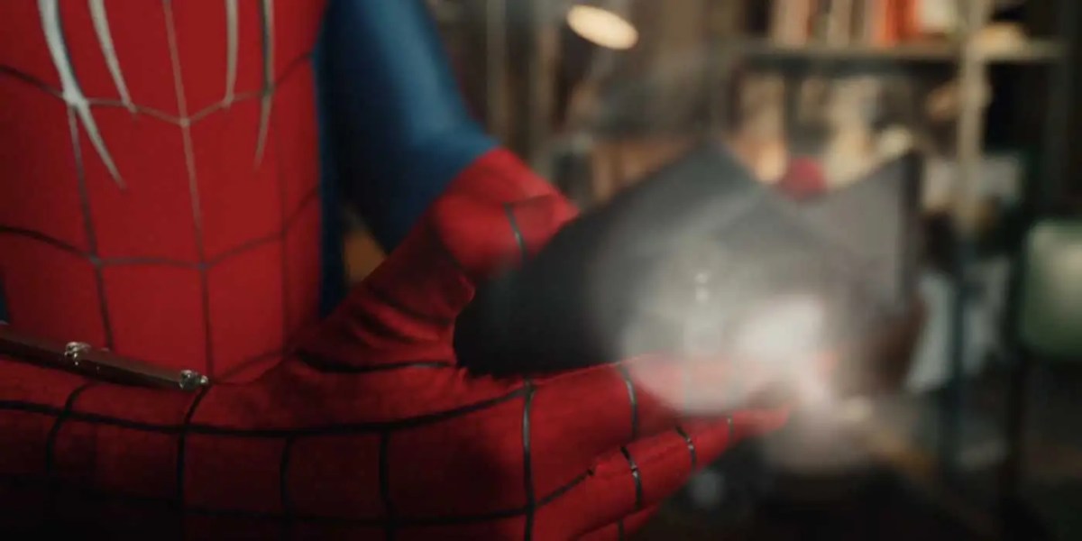 Samsung Galaxy Z Fold 8 Spiderman Trailer Teaser