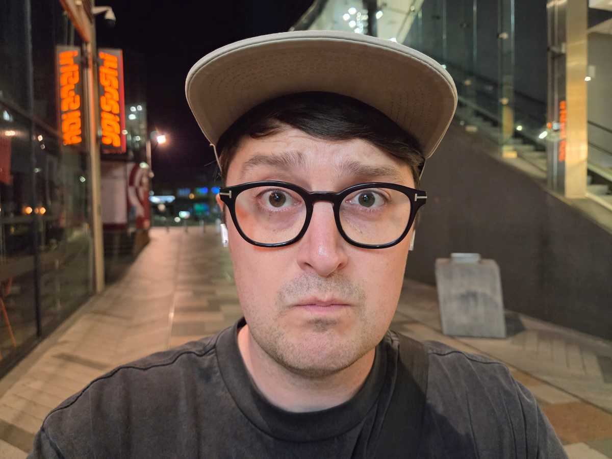 Samsung Galaxy Z fold 8 Test Photo 12