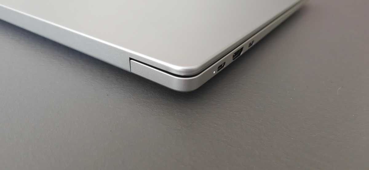 Test Geekom Geekbook M16 ecke