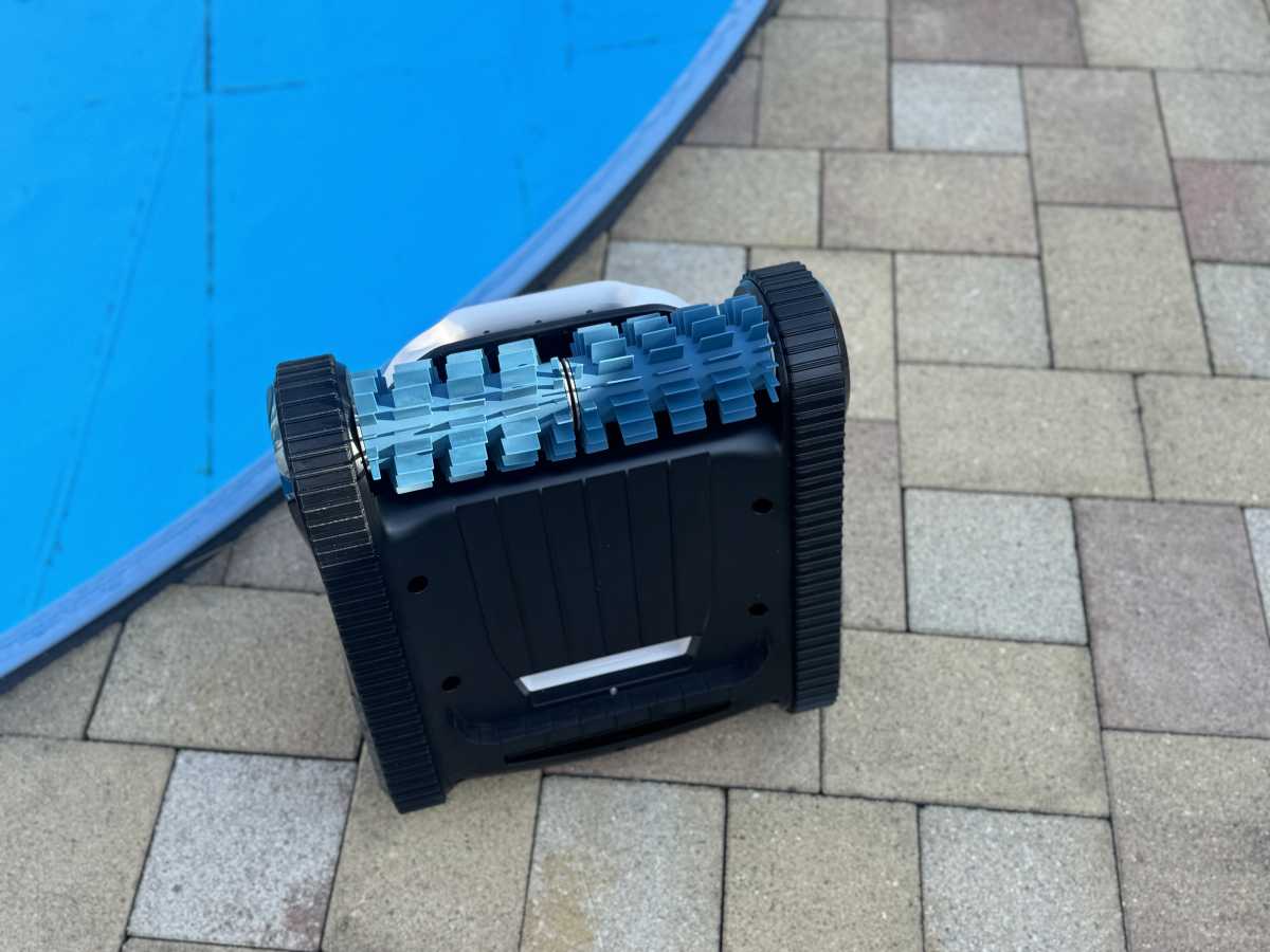 Test Mammotion Spino E1 stehend