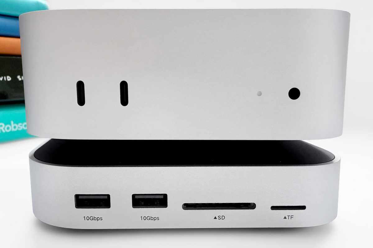UGREEN Mac mini 11 in 1 Docking Station with SSD Expansion front ports
