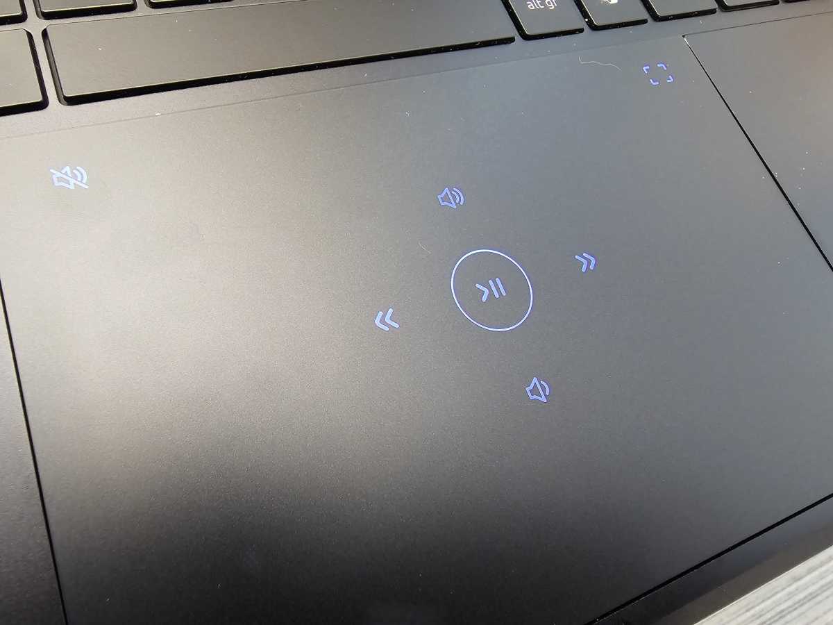 Acer Swift Go 16 AI touchpad media