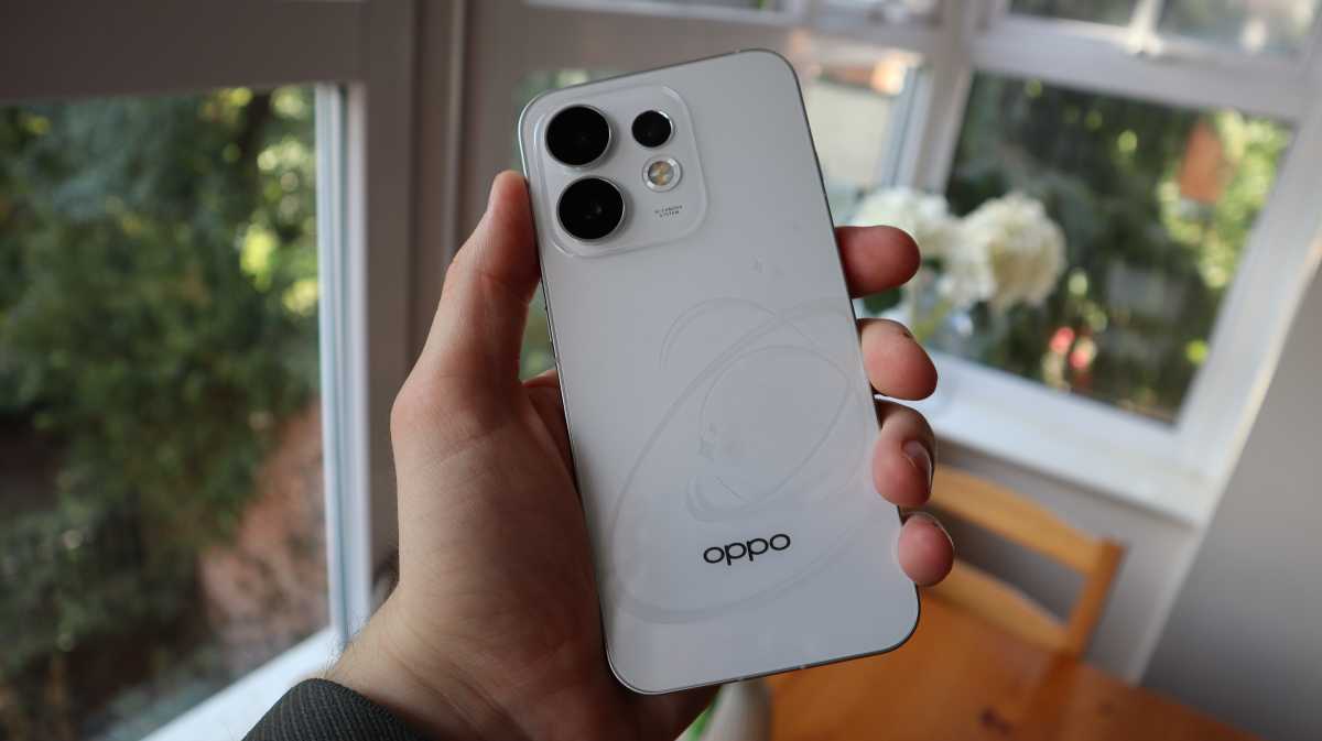 The back of the Oppo Reno 16