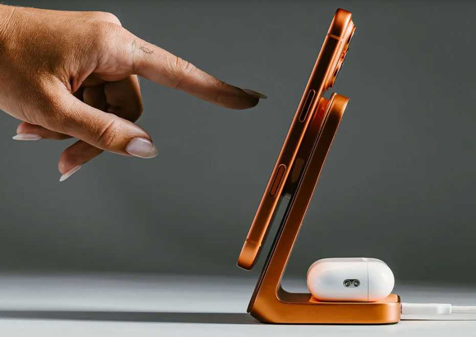 Nomad Stand One Magnetic Wireless Charger Stellar Orange