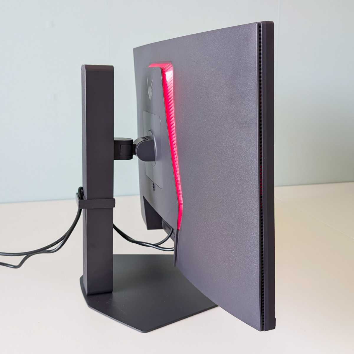 LG Ultragear Evo GM9 baksida med Hexagon-ljus