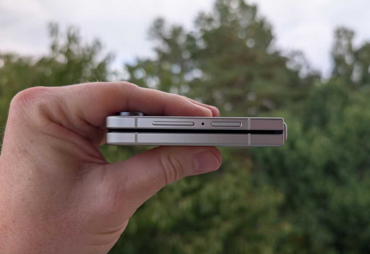 Samsung Galaxy Z Flip8 hopfälld
