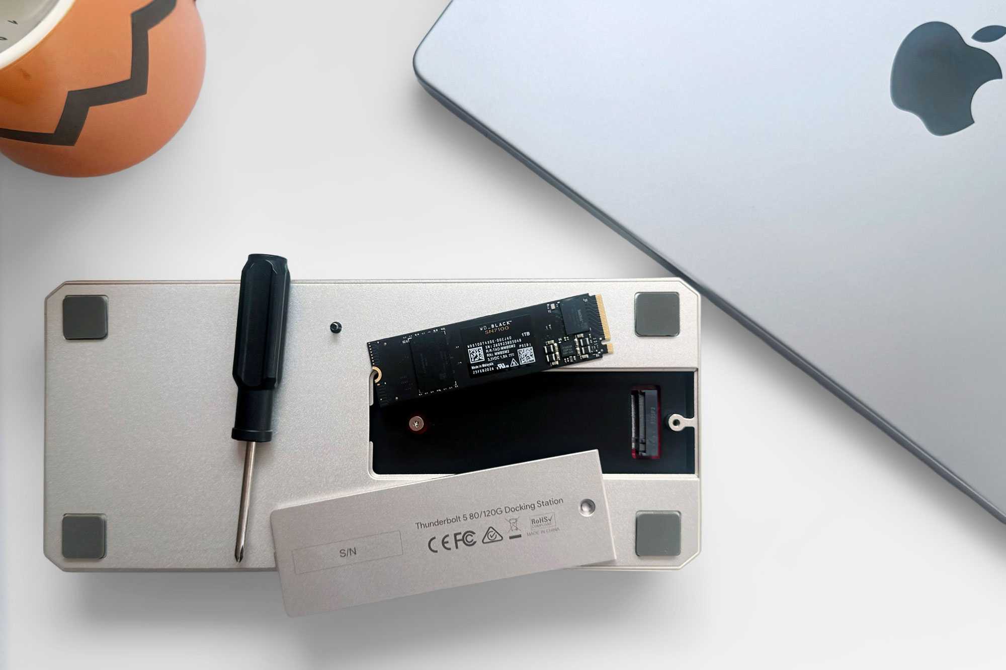 WAVLINK Thunderbolt 5 Dock with SSD Slot (UTD58M)