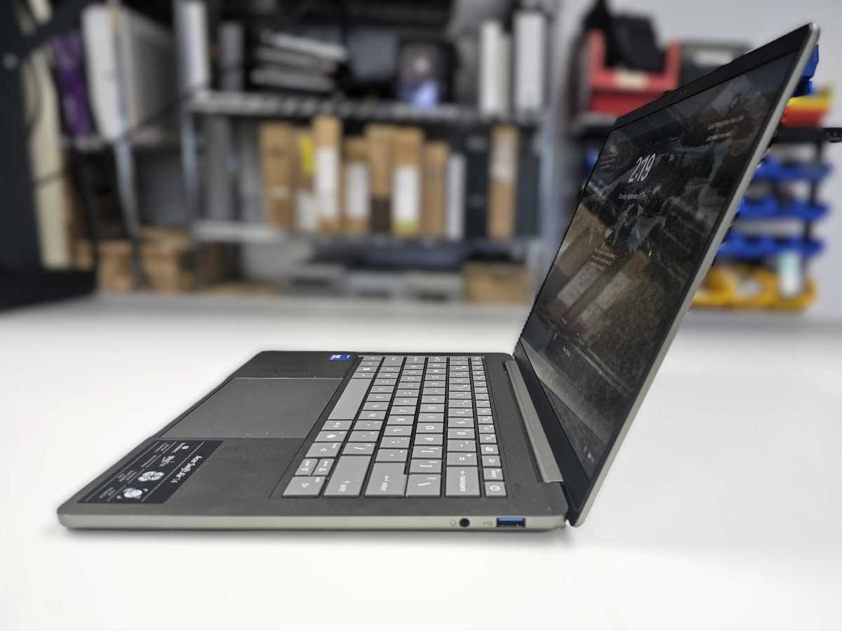 Acer Swift Air 14 right side