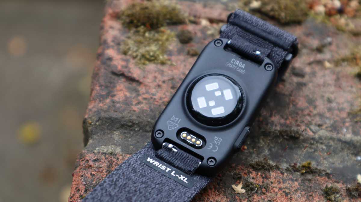 The back of the Garmin Cirqa