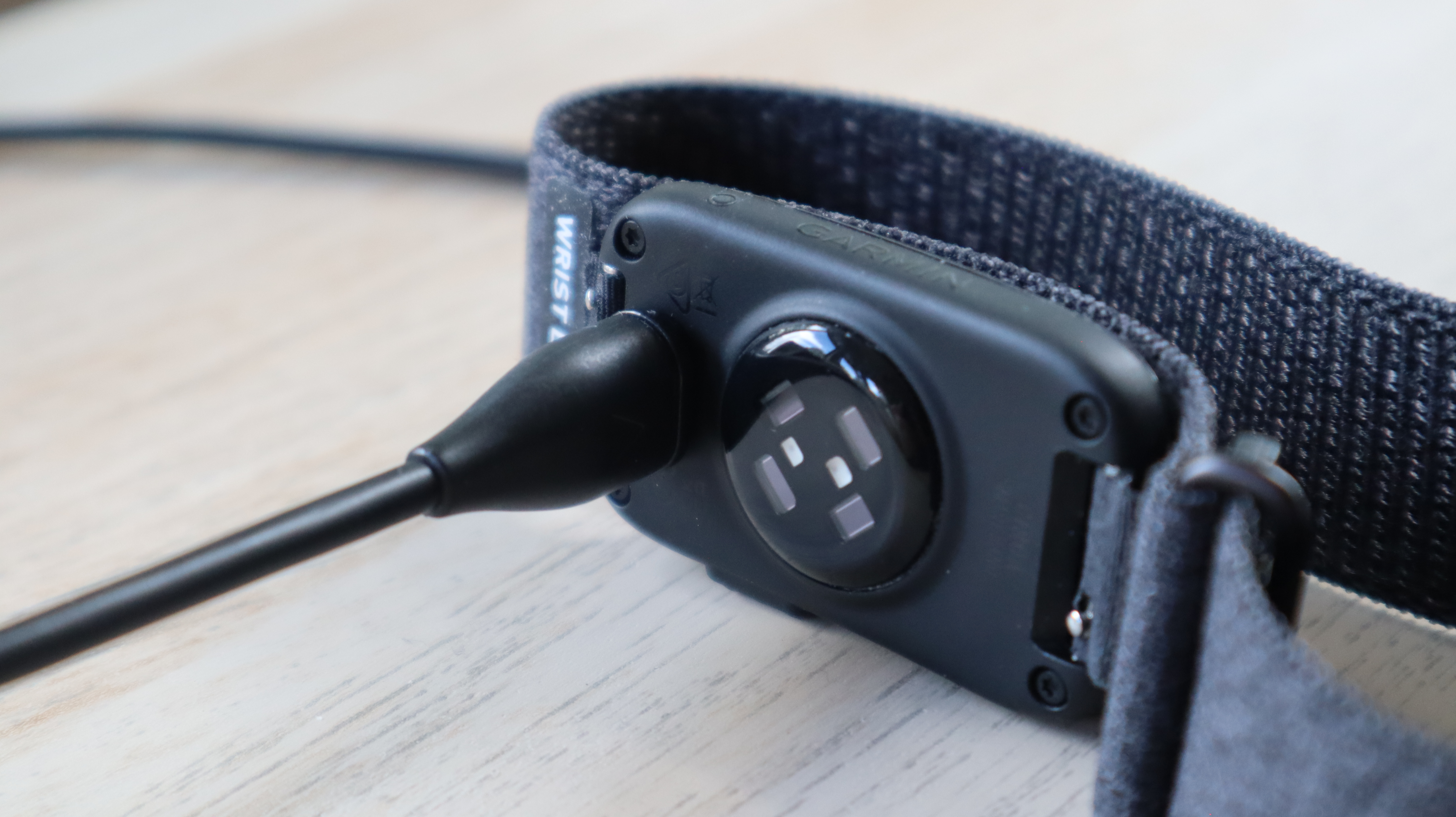 The Garmin Cirqa charging